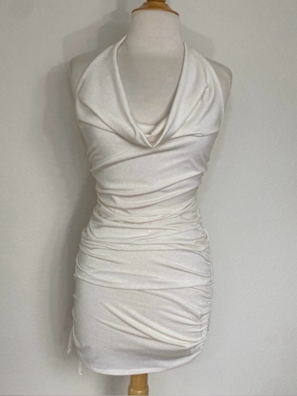 New Rae Republic Womens Cream Gold Glitter Ruche Halter Mini Dress Size Small